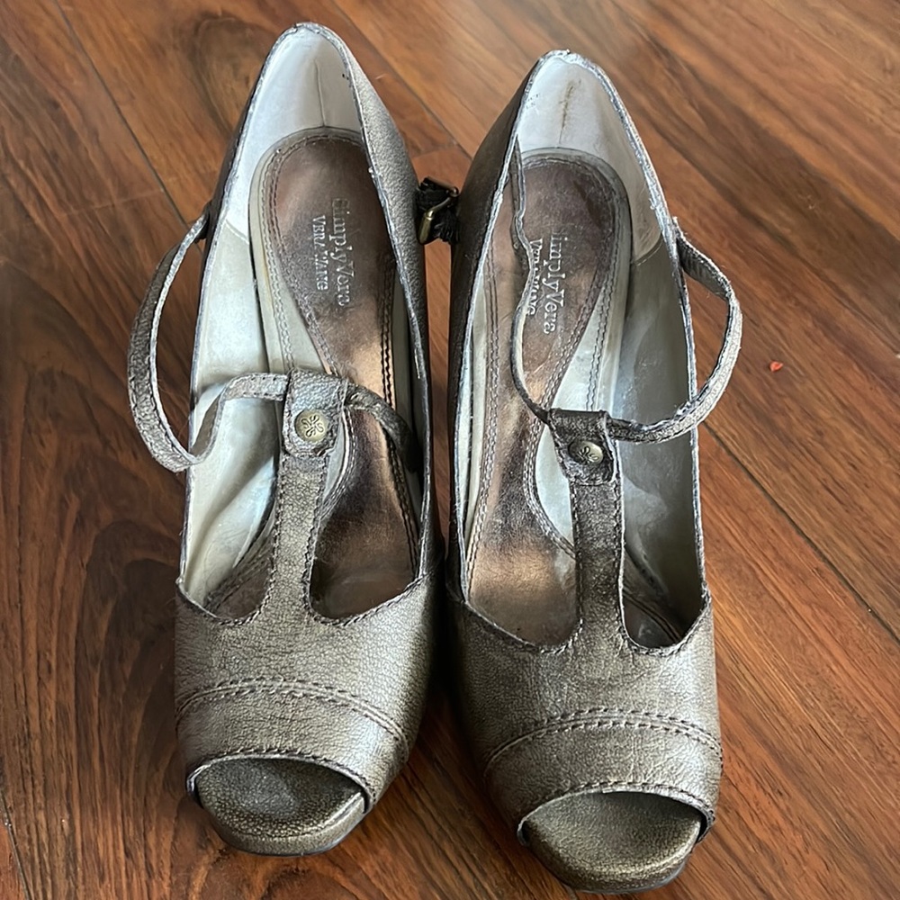 Olive green heel